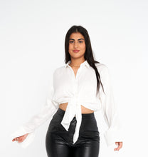 Load image into Gallery viewer, Lola blouse
