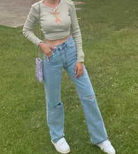 Load image into Gallery viewer, Chinny Jeans
