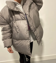 Load image into Gallery viewer, Sady puffer

