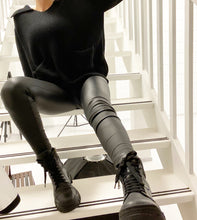 Load image into Gallery viewer, Elvy knitwear black
