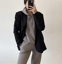 Load image into Gallery viewer, Olivia oversized blazer

