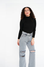 Load image into Gallery viewer, Turtleneck top

